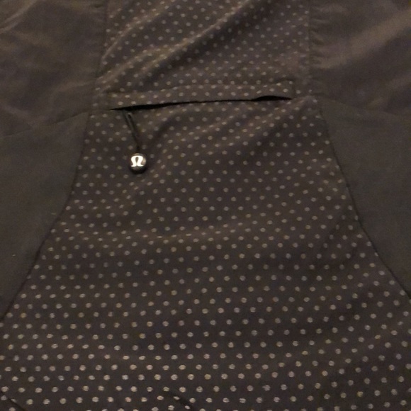 LULULEMON BLACK LIGHTWEIGHT MESH LINED WOMEN’S JACKET SIZE 8 BACK REFLECT #058 - Picture 12 of 12